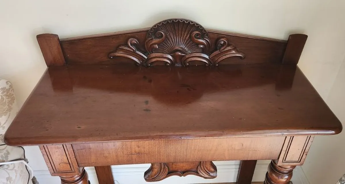 Console Table - Image 3