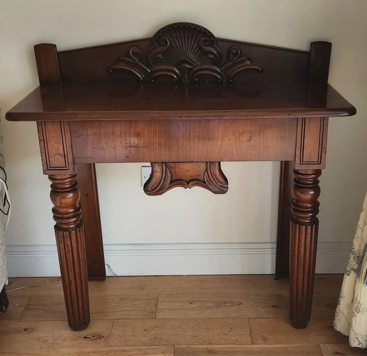 Console Table - Image 4