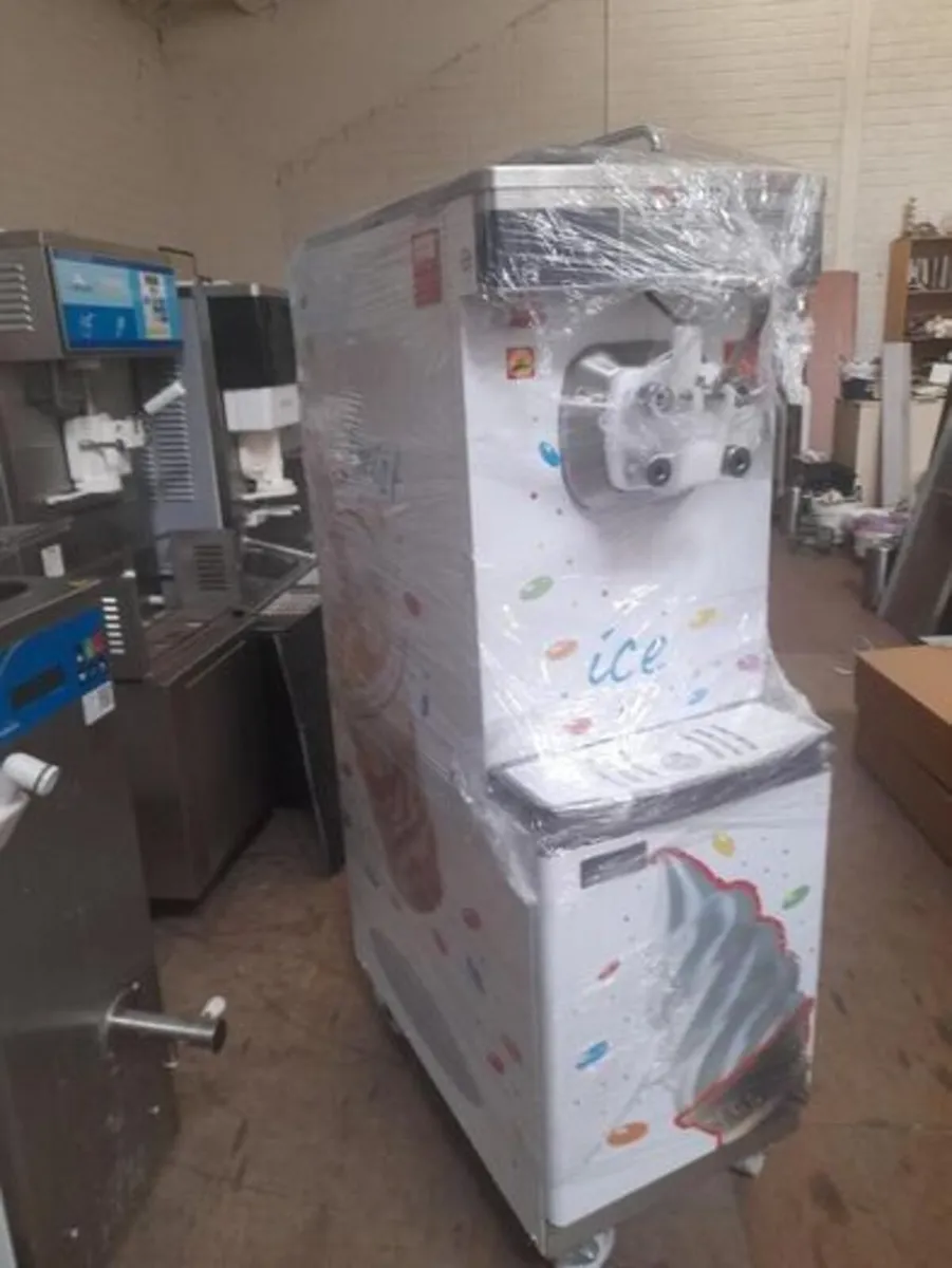 Ice Cream Machine - Image 3