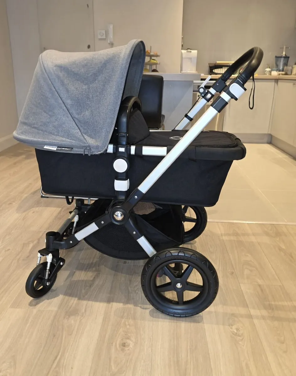 Bugaboo Cameleon 3 plus car seat isofix - Image 3