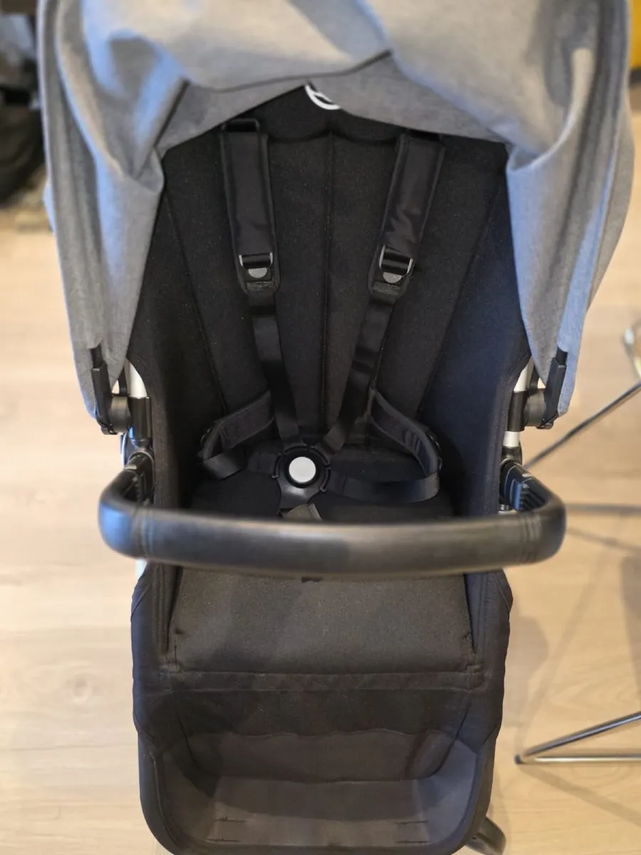 Bugaboo Cameleon 3 plus car seat isofix - Image 4