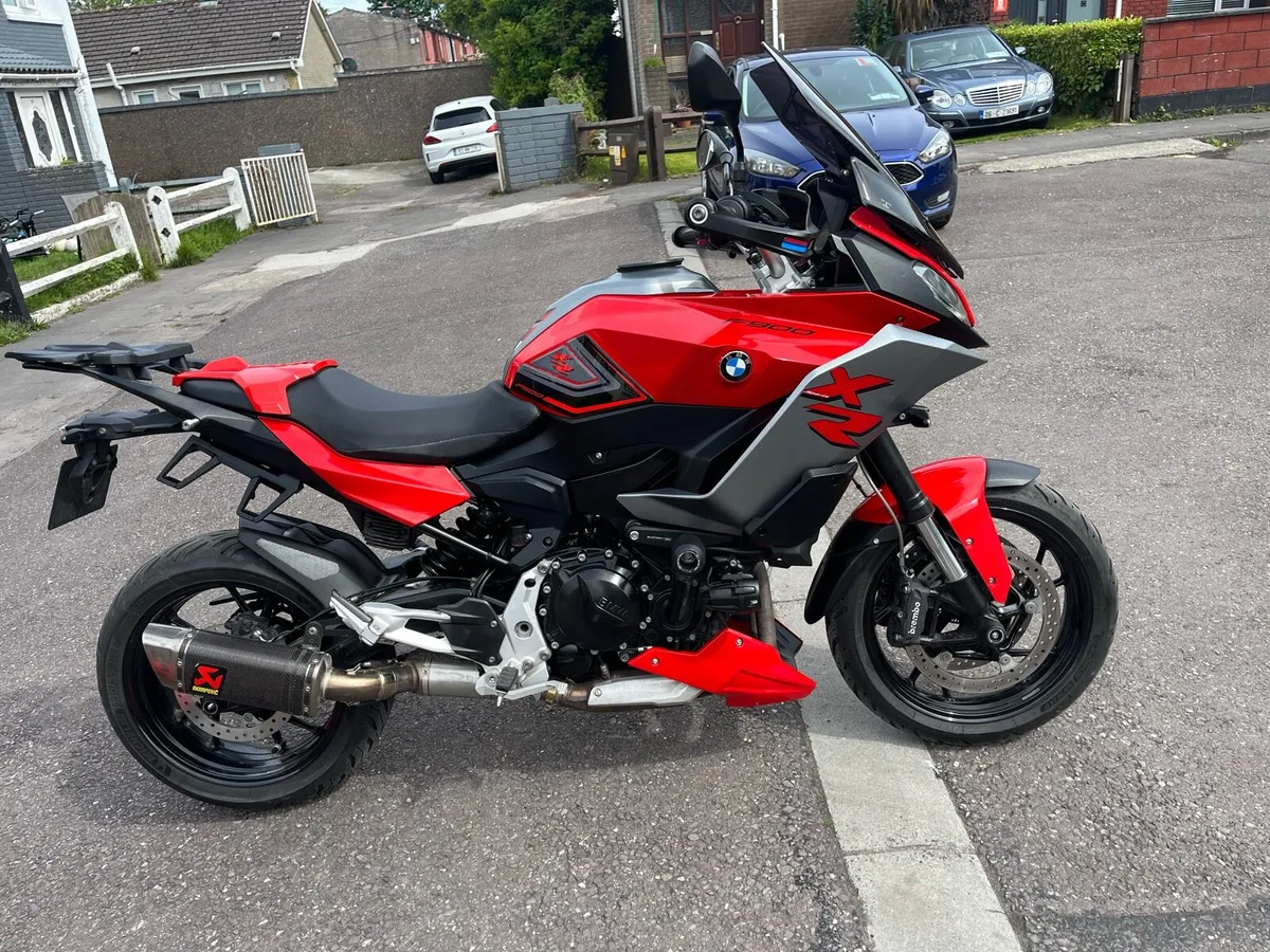 BMW 900XR - Image 1