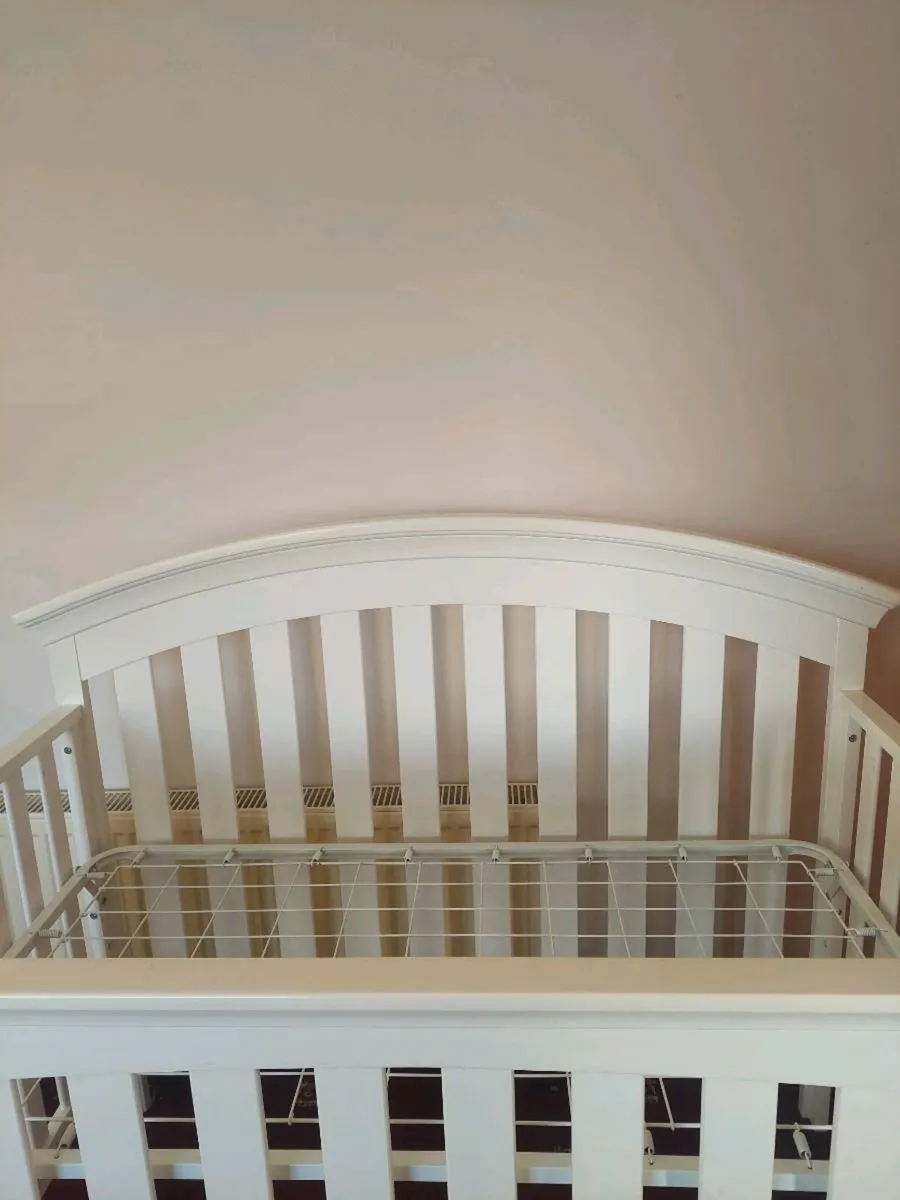 Baby cot - Image 2