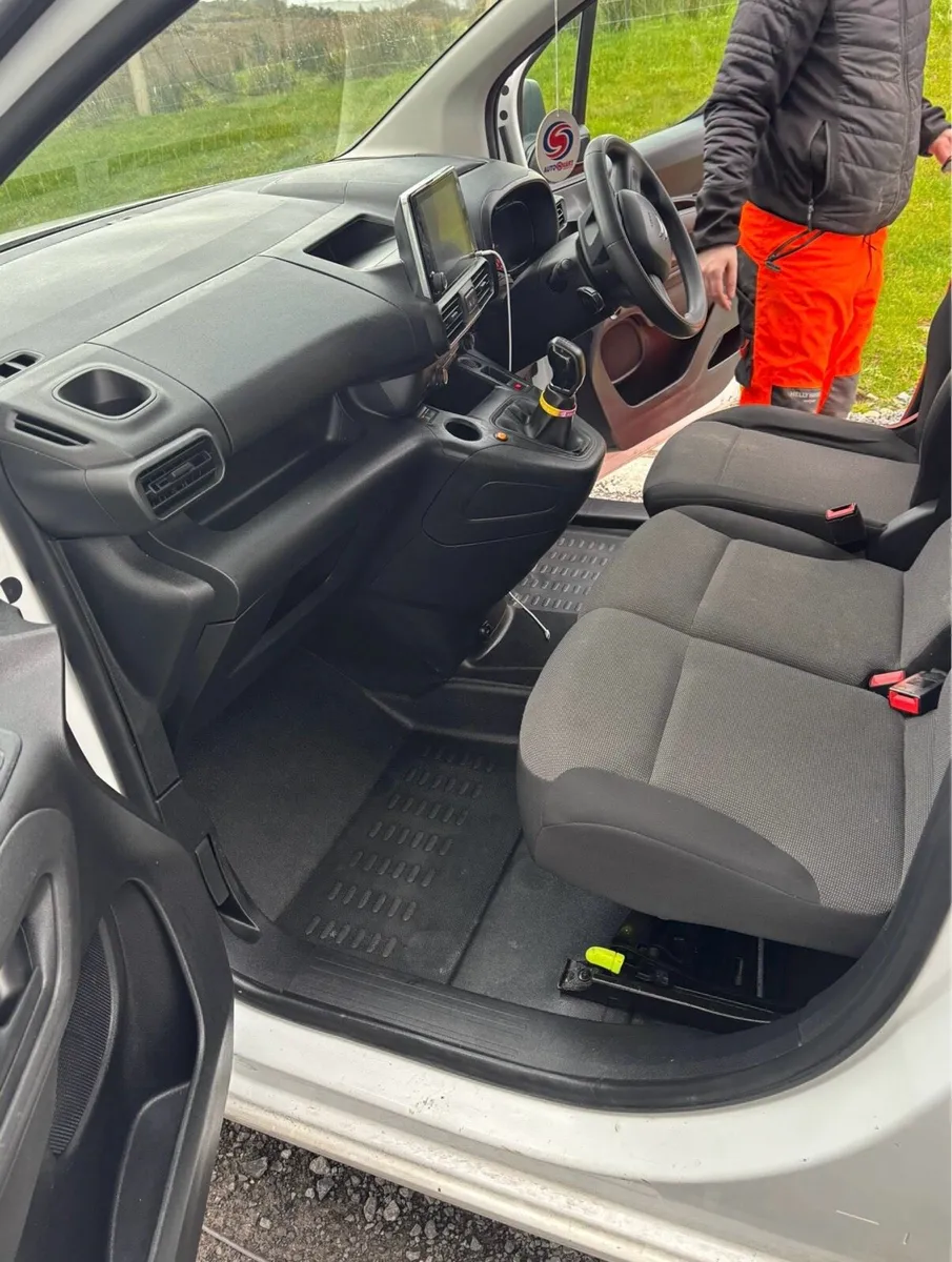 Citroen Berlingo - No Vat / CVRT / Taxed / Tow Bar - Image 3