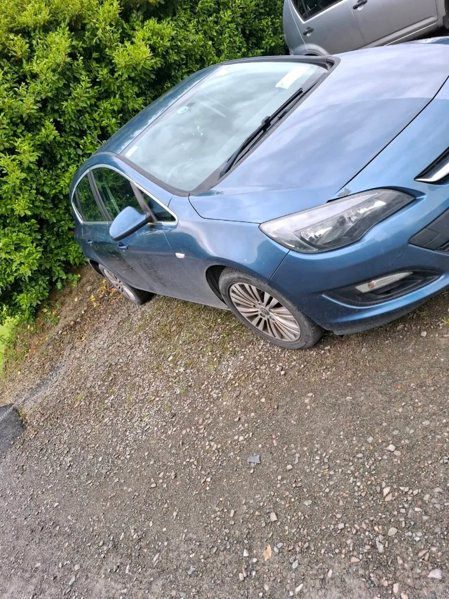 Car - Image 2