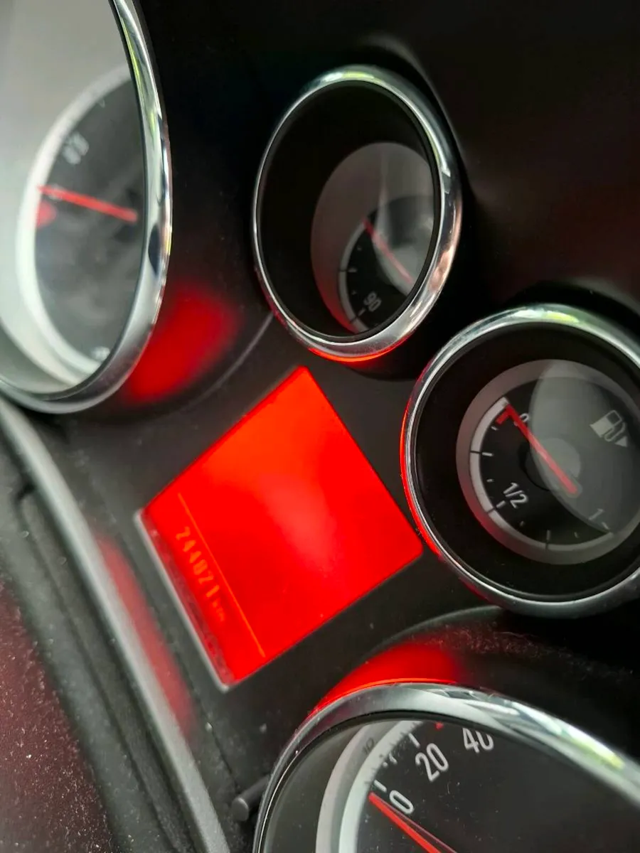 Car - Image 4