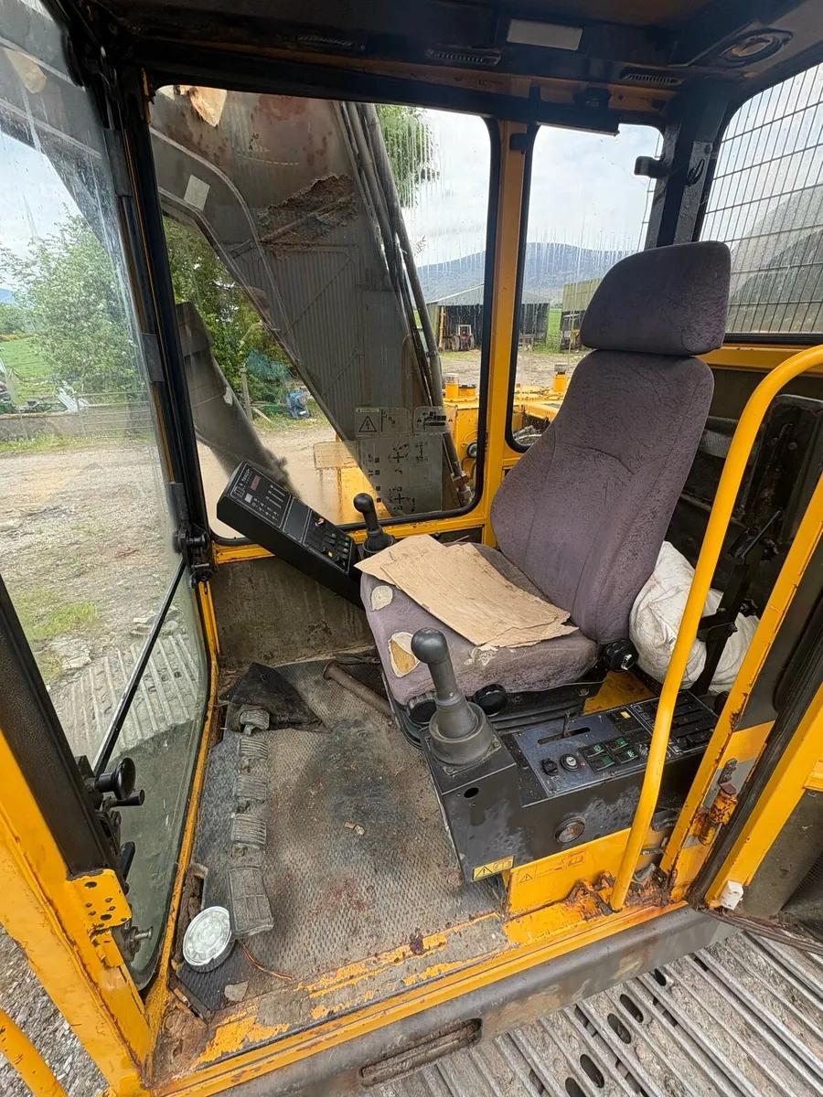 Volvo EC150 - Image 4