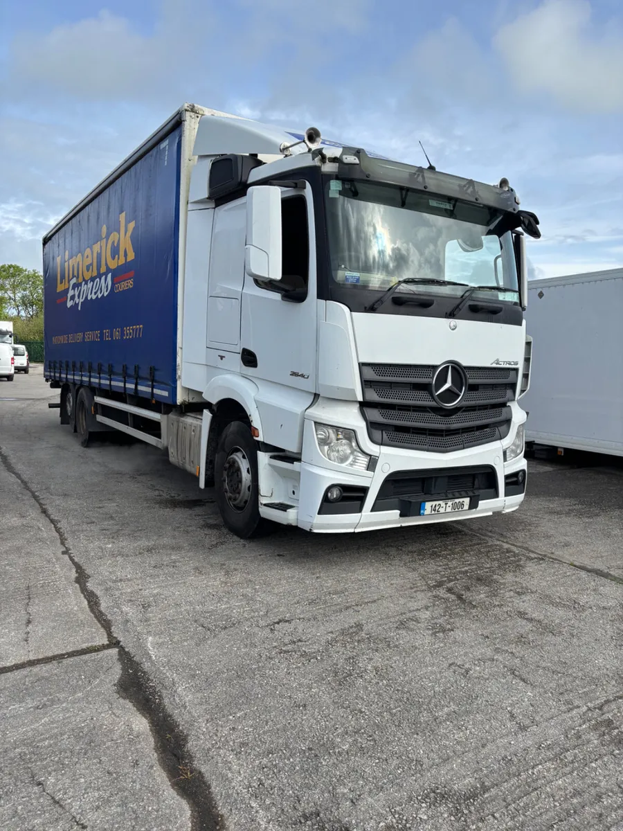 Mercedes-Benz Actros 6X2 - Image 1