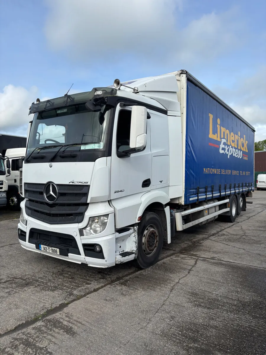 Mercedes-Benz Actros 6X2 - Image 3