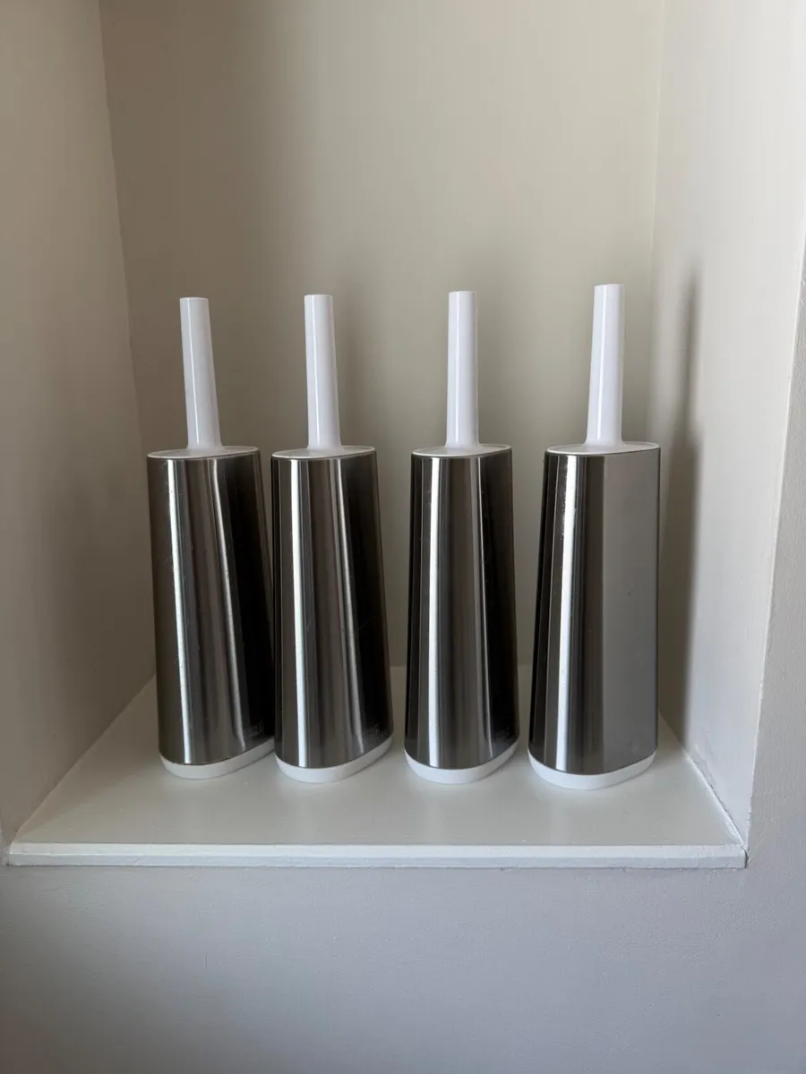 Set of 4x JOSEPH JOSEPH toilet brushes - bargain! - Image 1