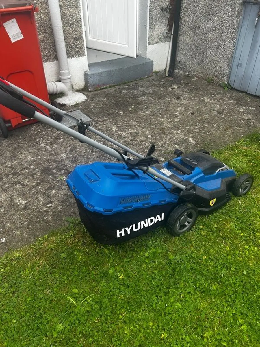 Cordless Electric Lawnmower - Image 2