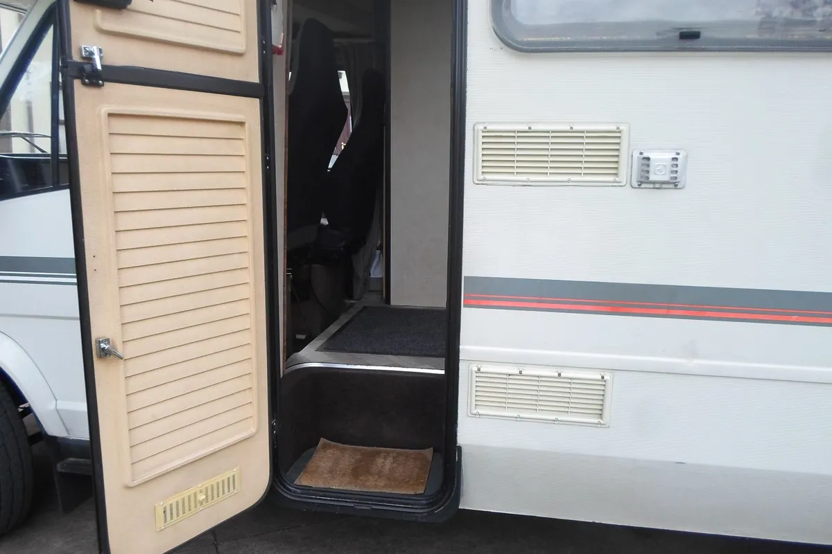 camper - Image 4