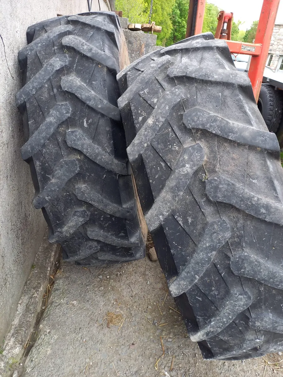 Tractor tyres - Image 1
