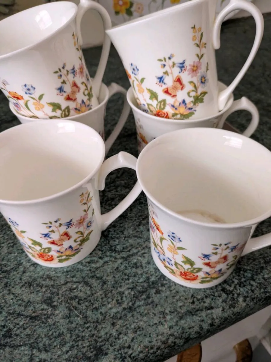 Aynsley Mugs x 6 - Image 1