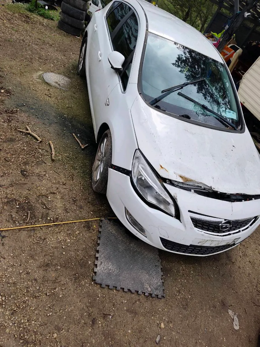 Opel Astra 2012 1.7 crdi diesel - Image 1