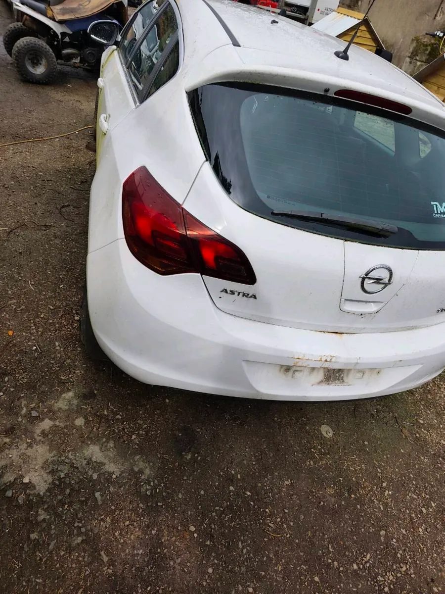 Opel Astra 2012 1.7 crdi diesel - Image 2