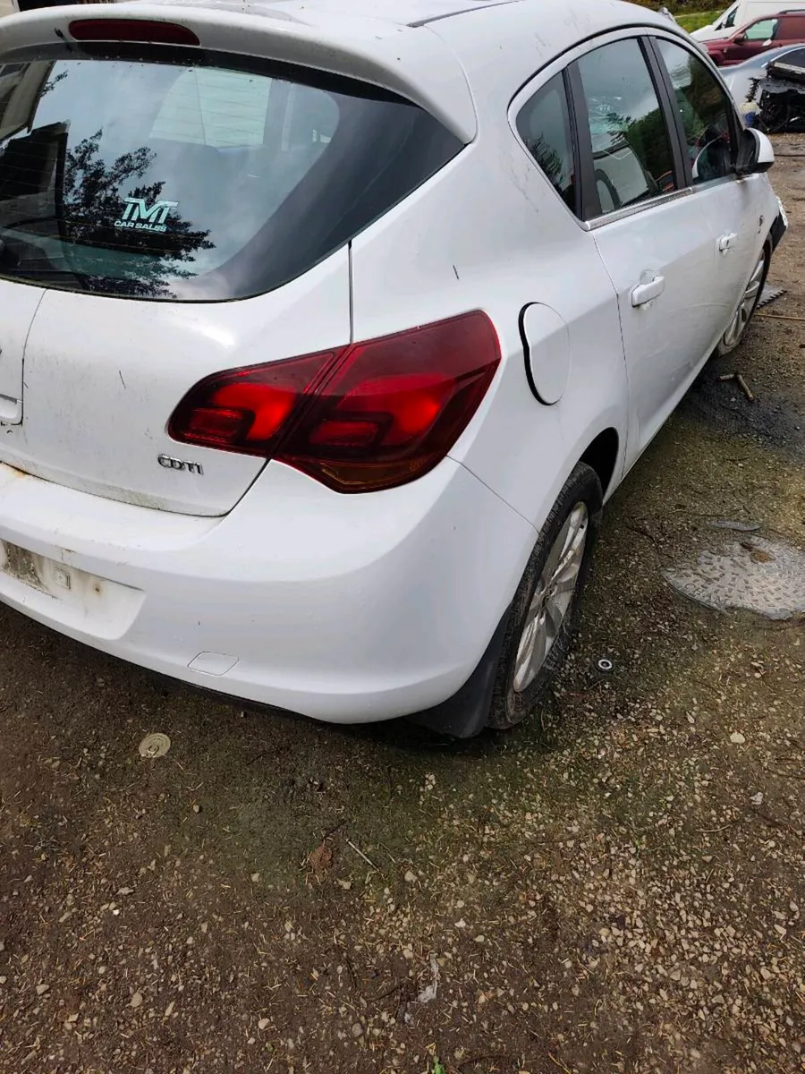 Opel Astra 2012 1.7 crdi diesel - Image 3