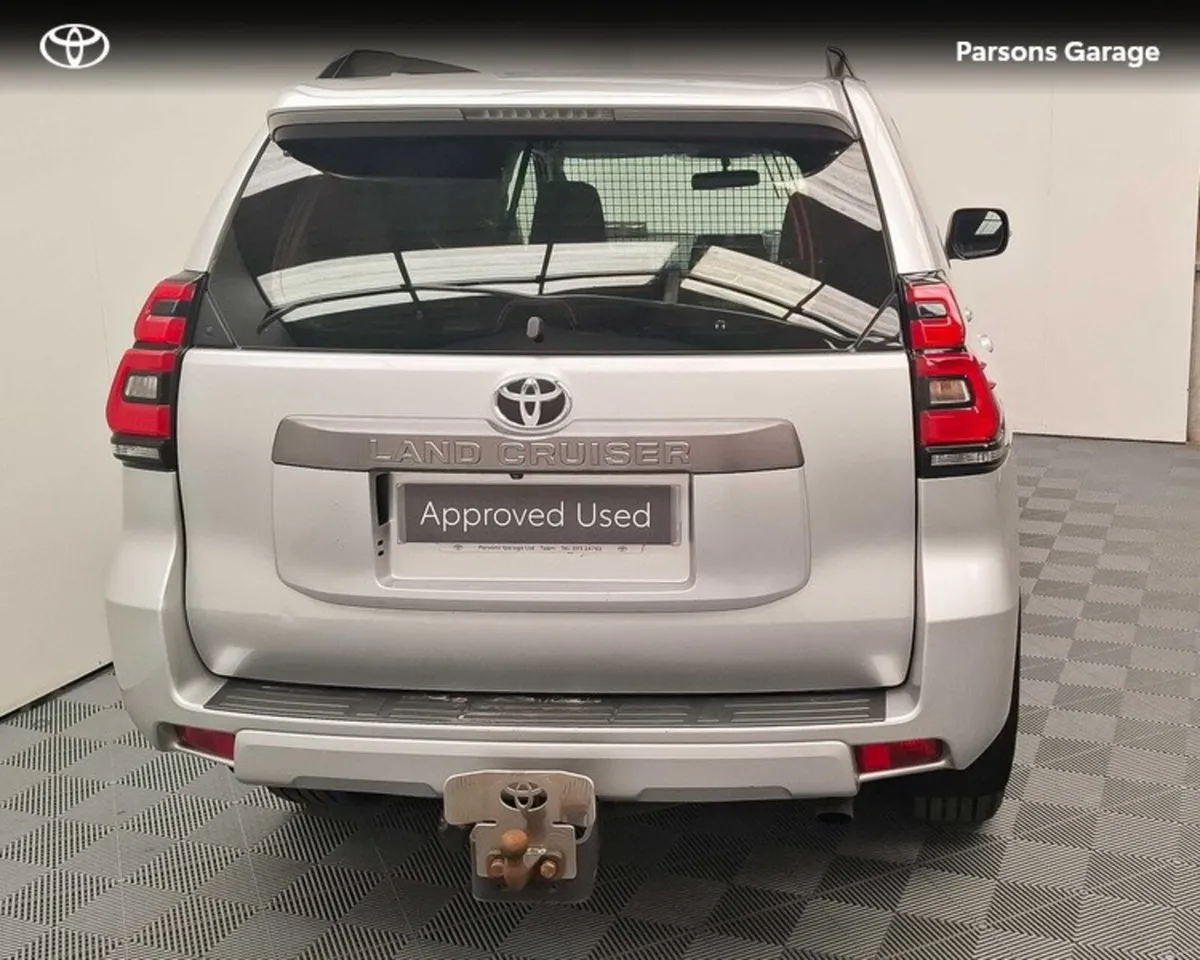 Toyota Land Cruiser 2.8 DIESEL LWB AUTOMATIC COMME - Image 4