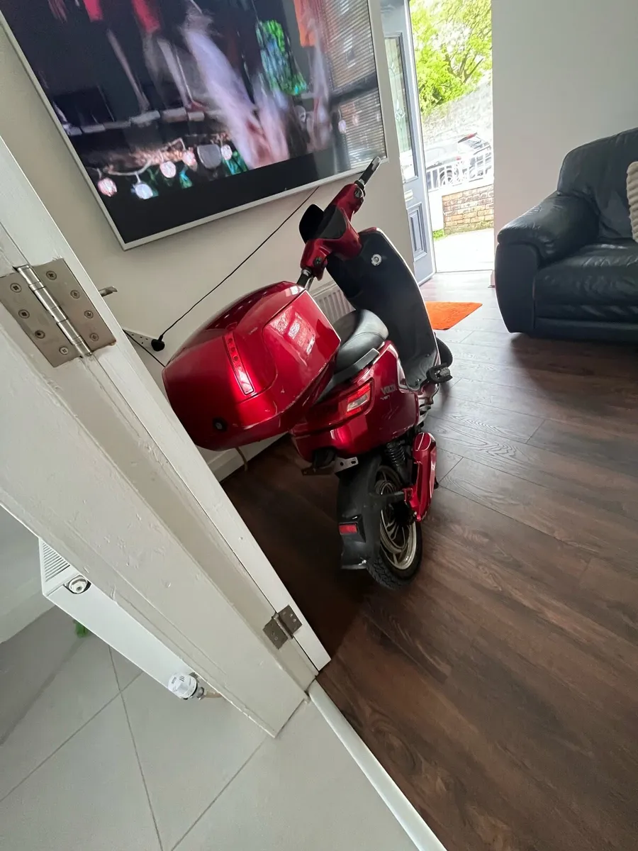 Electric scooter - Image 3