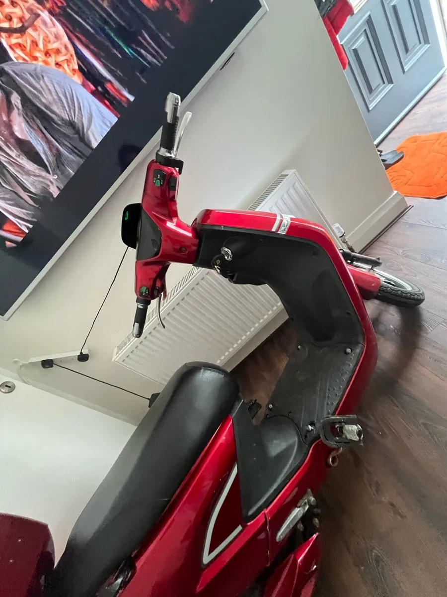 Electric scooter - Image 4