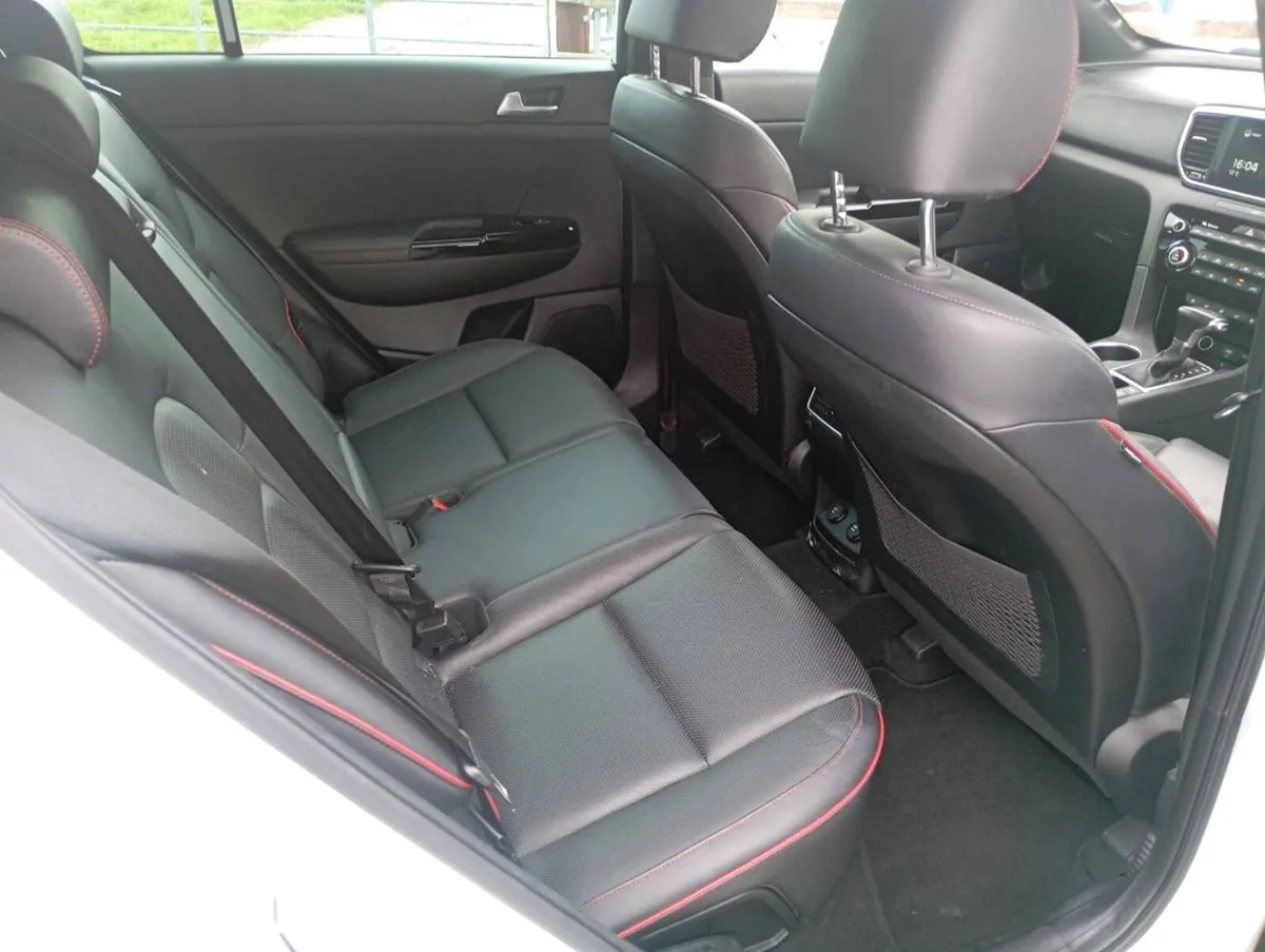 2021 Kia Sportage Automatic 1.6d  GT line - Image 3