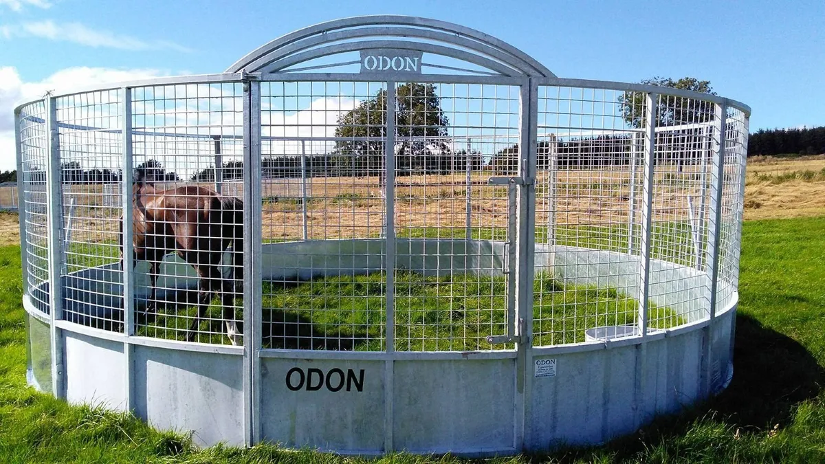 Towable Field Pens - Image 1