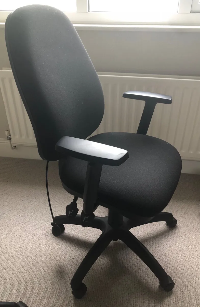 Office chair - Image 1