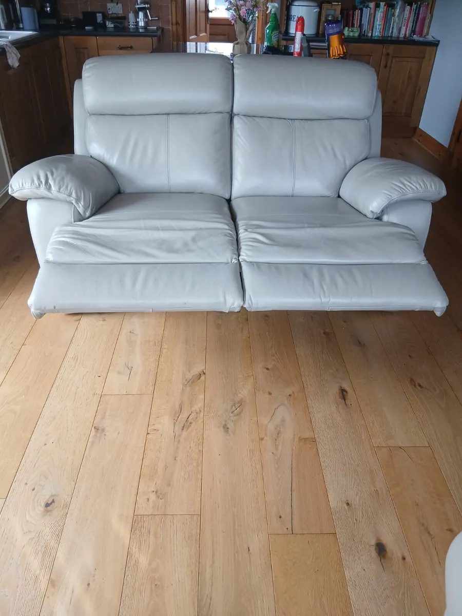 2+1 Leather Recliners - Image 3