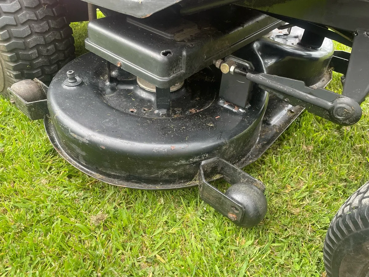Ride on lawnmower - Image 3