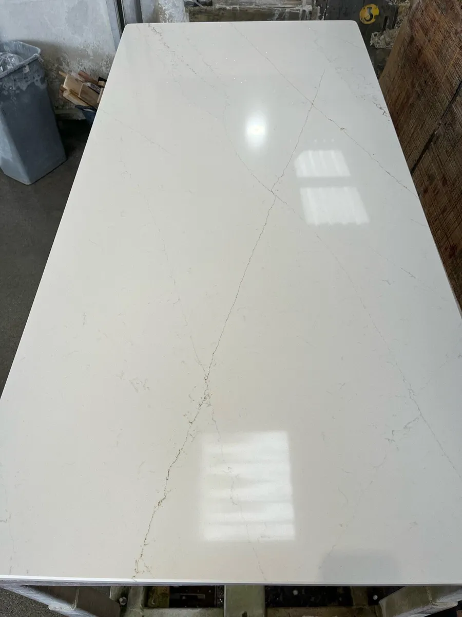 ethereal glow quartz island/top 1460x700mm - Image 2