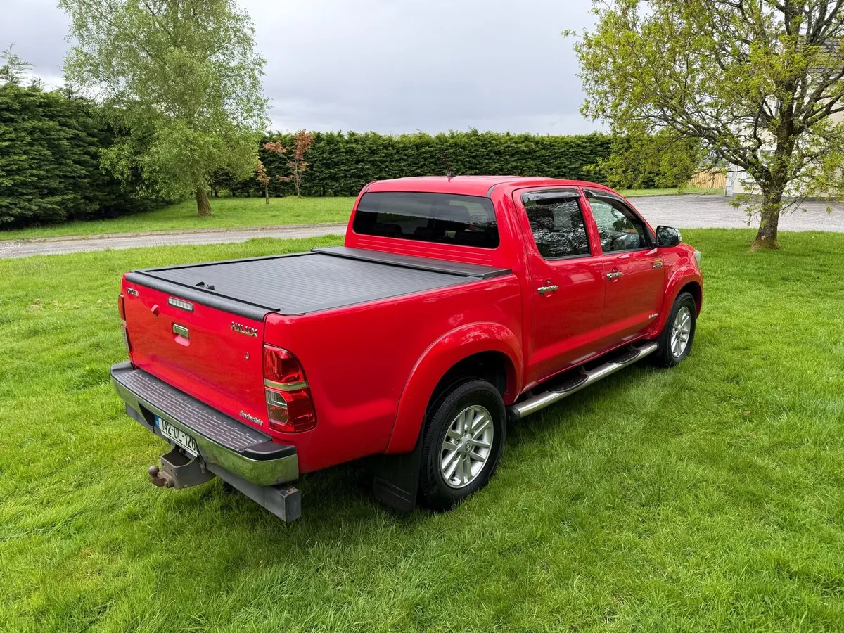 Toyota Hilux 3.0 Invincible - Image 4