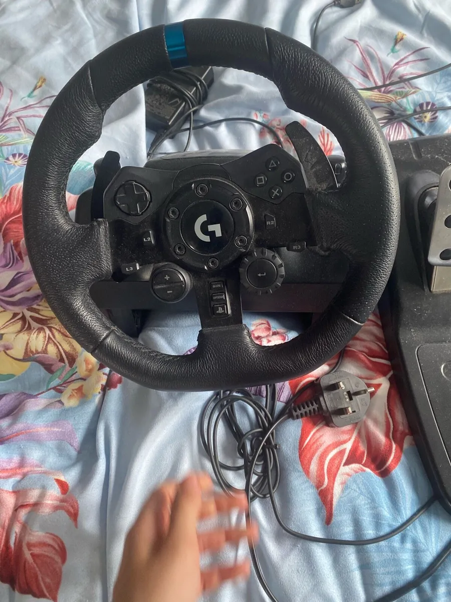 Logitech g29 steering wheel with shifter - Image 2