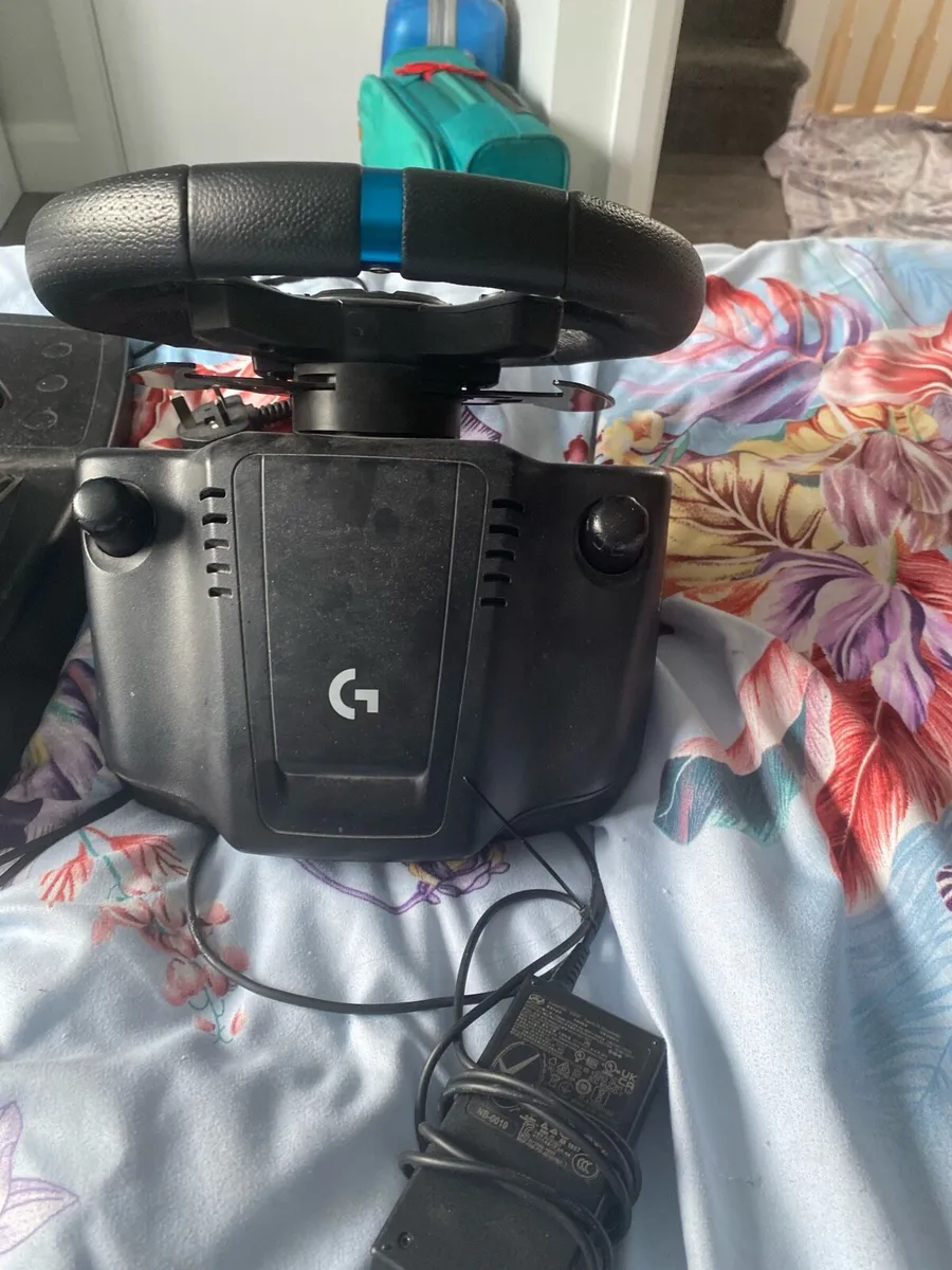 Logitech g29 steering wheel with shifter - Image 3
