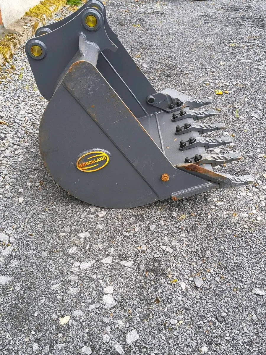 Digger Bucket 900mm 4 - 6.5 Ton - Image 2
