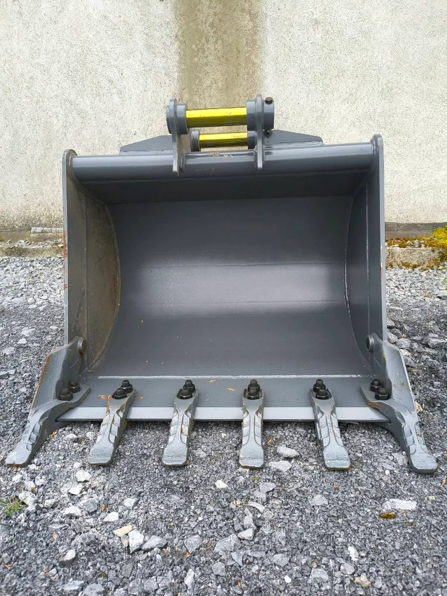 Digger Bucket 900mm 4 - 6.5 Ton - Image 1