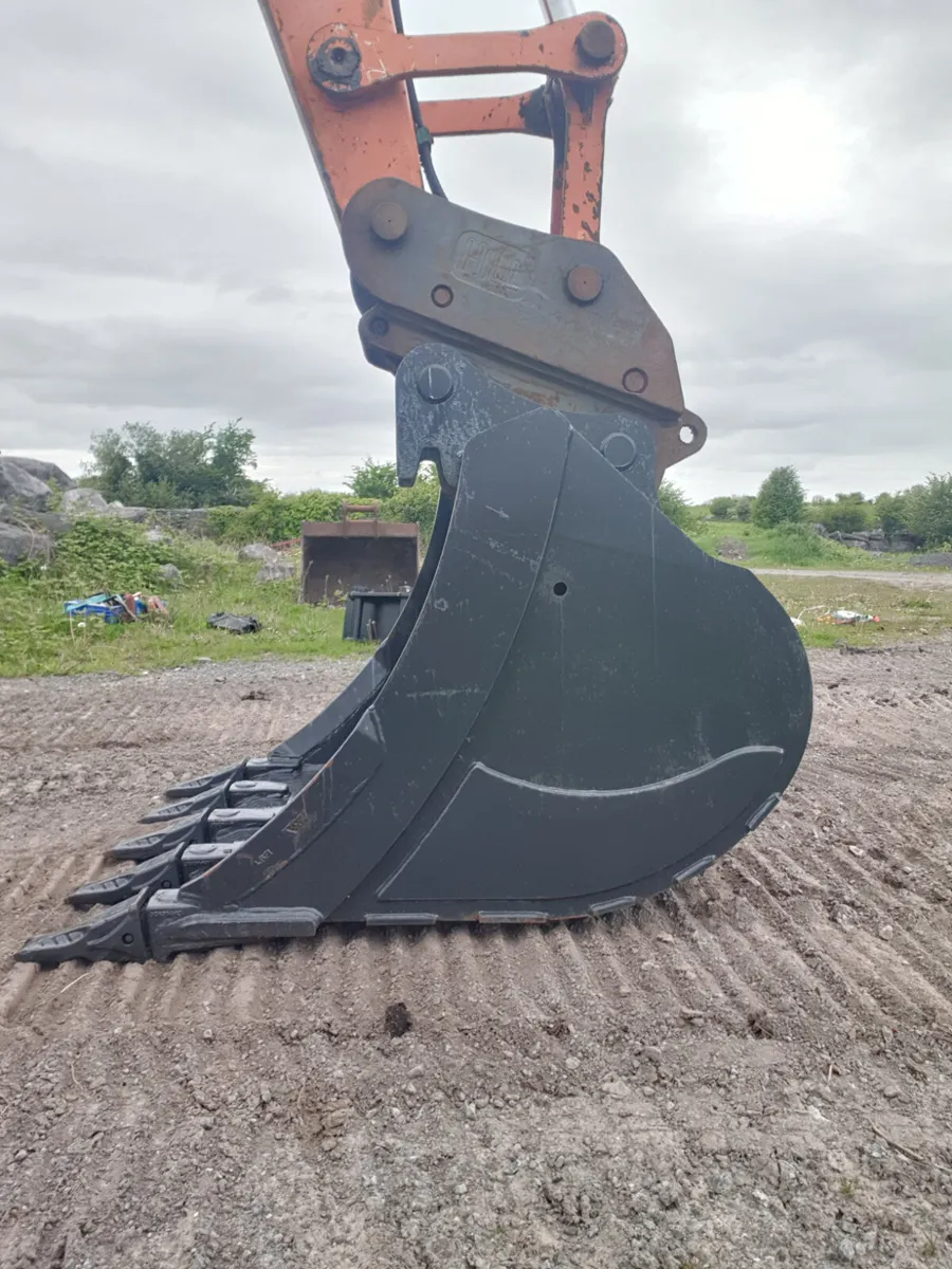 Digging bucket 42 inch - Image 1