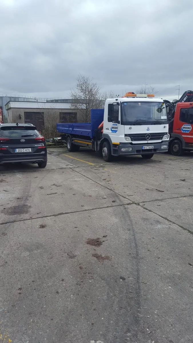 Mercedes atego 8.5 crane - Image 2