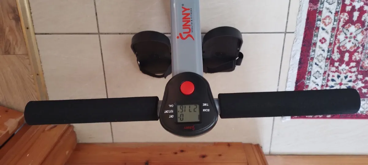 Sunny Rowing Machine - Image 1