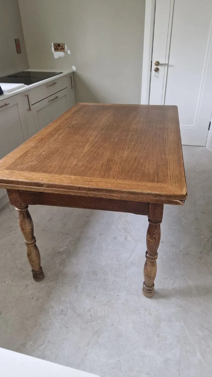 Kitchen table and Chairs - Image 1