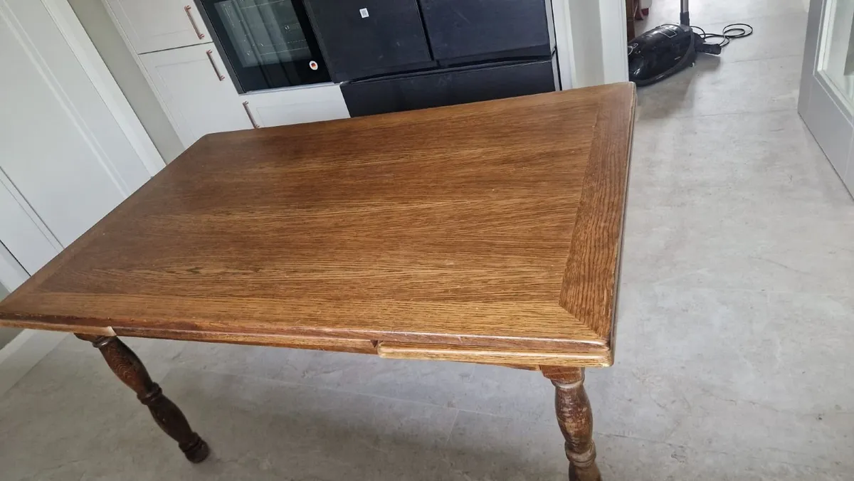 Kitchen table and Chairs - Image 4