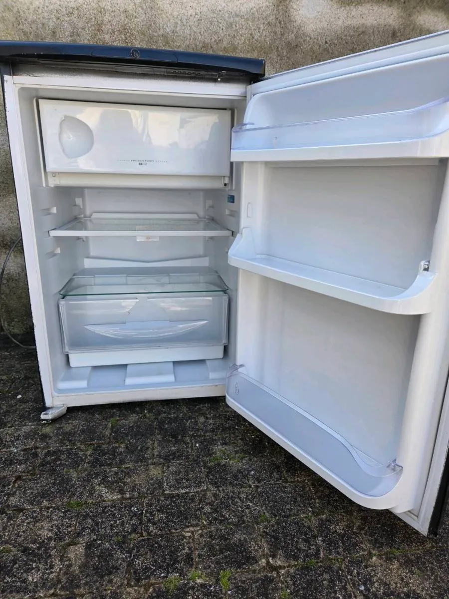 Fridge freezer undercounter - Image 1