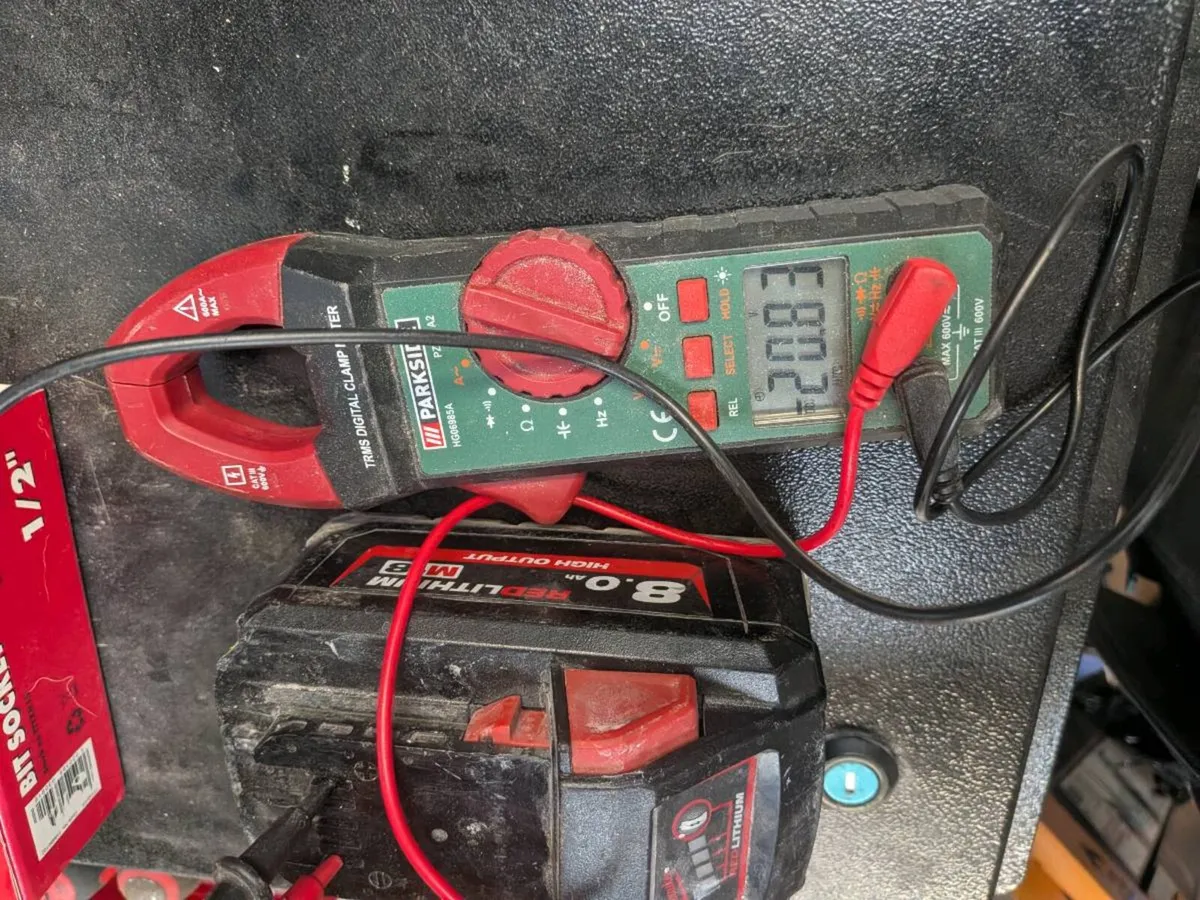 Milwaukee m18 batteries - Image 2