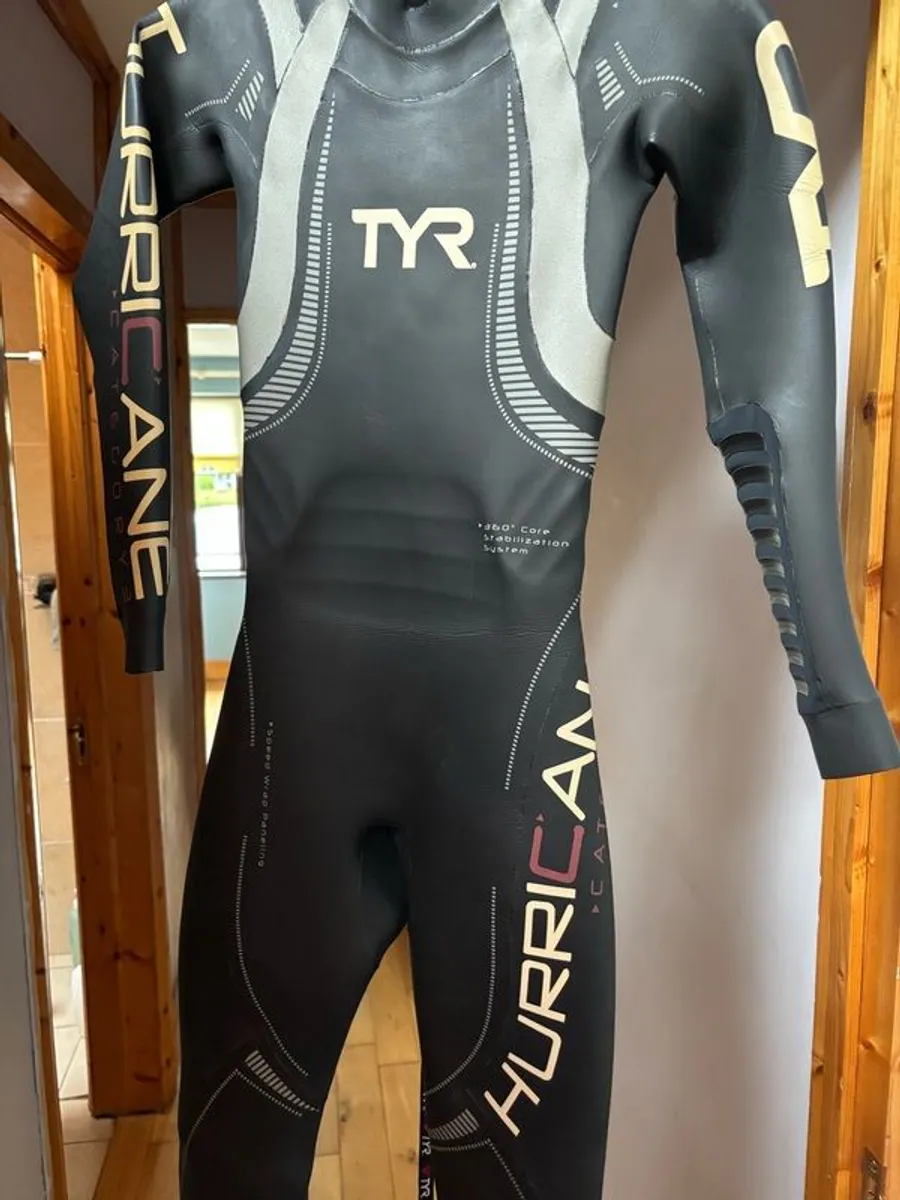 TYR Female Triathlon wetsuit - Image 1
