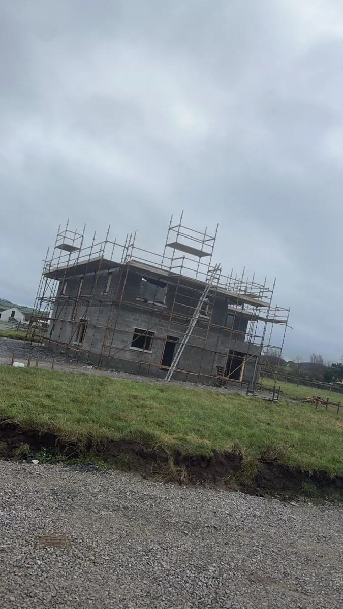 Scaffold erection - Image 2