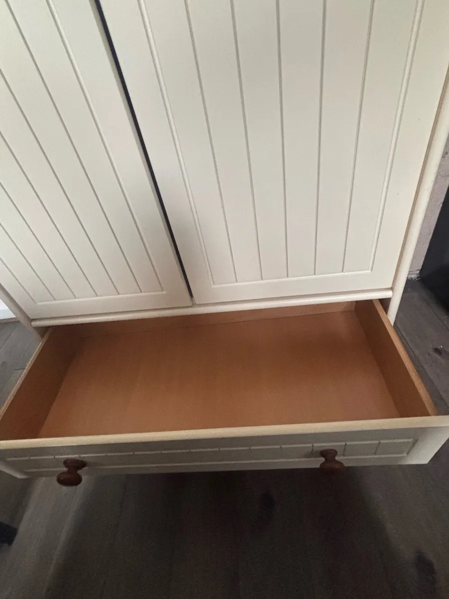 Cream wardrobe - Image 2