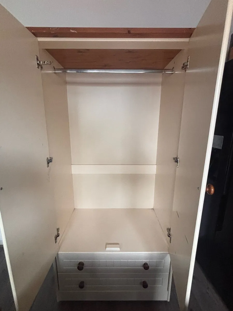 Cream wardrobe - Image 3