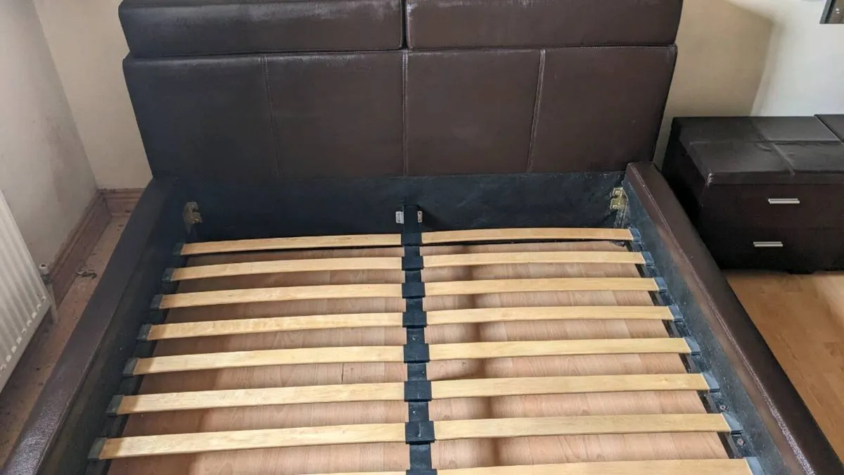 Queen size Hawaiian leather bed frame - Image 1