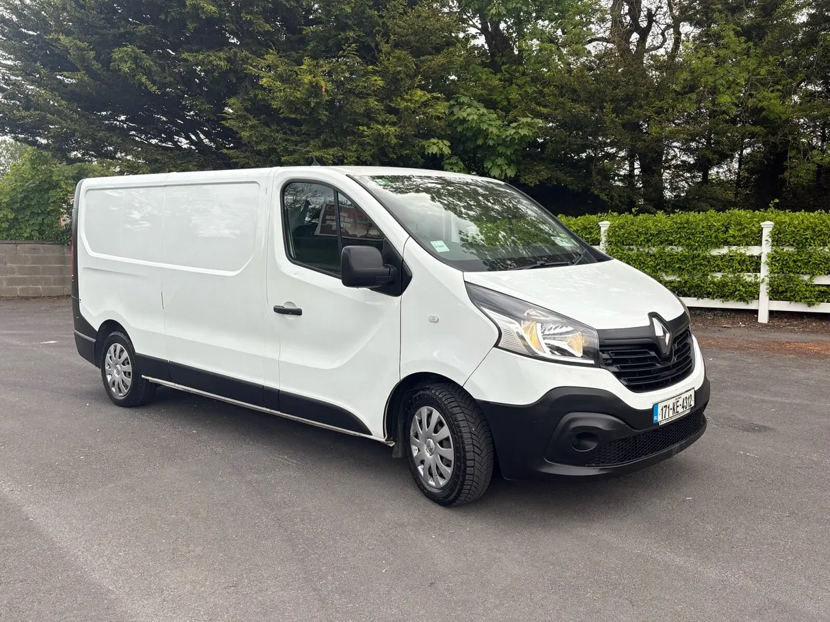 2017 Renault Traffic Doe 10/26 tax 5/26 - Image 1