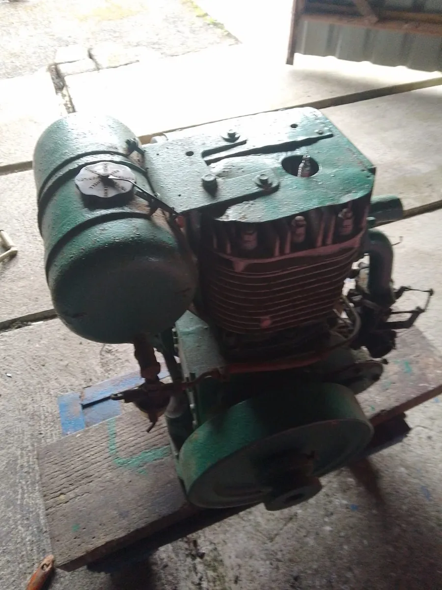 Vintage engine - Image 1