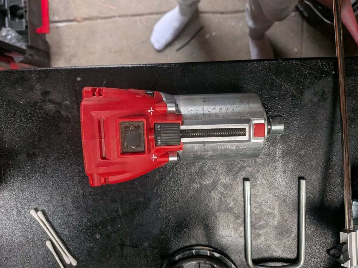 Milwaukee m18 1/4 router - Image 3